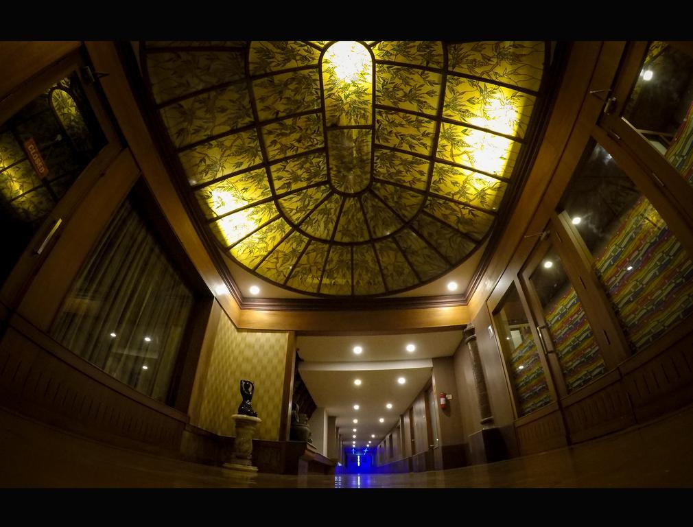 เอสเอเจ เอิร์ธ รีสอร์ต - อะ คลาสซิไฟด์ 5 สตาร์ โฮเต็ล Hotel เนดุมบัสเซรี ภายนอก รูปภาพ